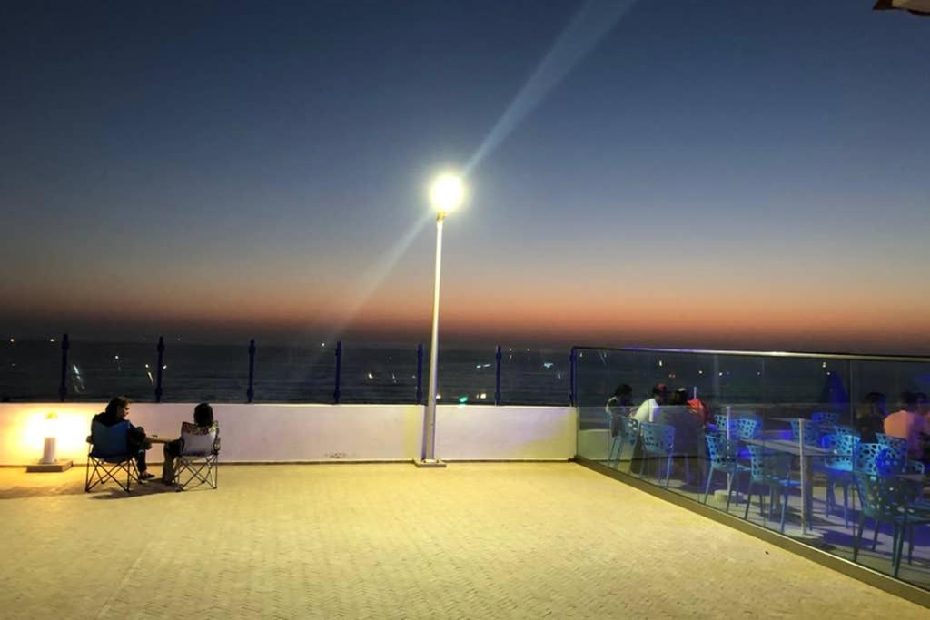 Pieds Dans L'eau, Piscine Face A La Mer - Adan Beach Apartment *