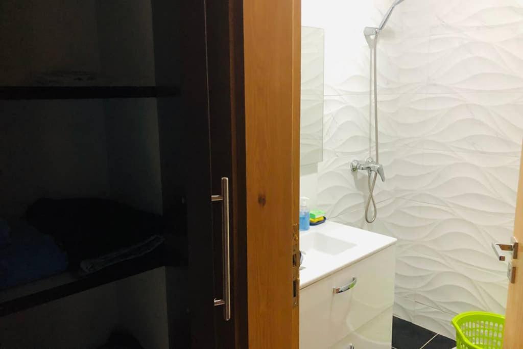 Pieds Dans L'eau, Piscine Face A La Mer - Adan Beach Apartment Agadir