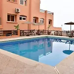 Appartements 6 Et 7 Deux Chambres Et Salon Vue Sur Piscine