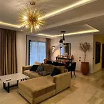 Luxury Spacious Apartment With Pool