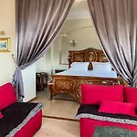 Imperial Holiday Apartment With Jacuzzi