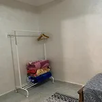 بيت هادئ وفي جانب شاطئ