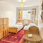 Single Bed - Cozy Dormitory - Surf Territory