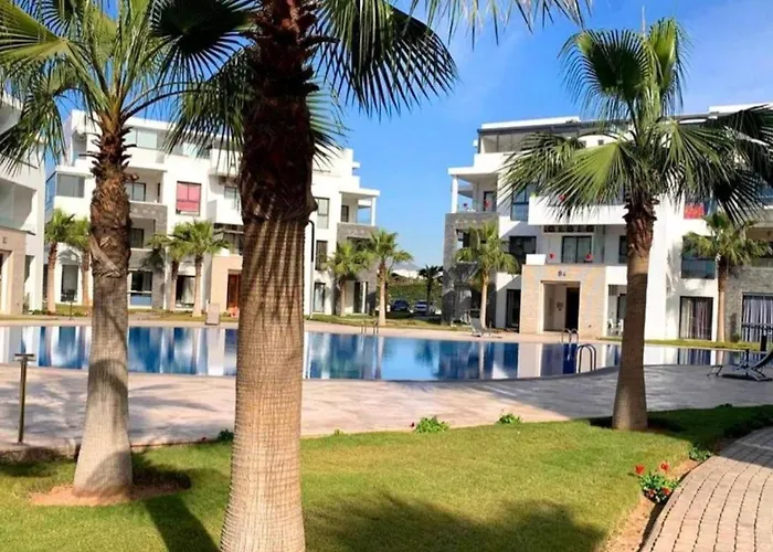 Luxury Spacious Apartment With Pool