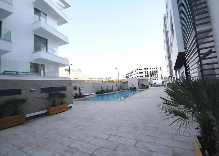 Cosy Appartement Central De Plage Avec Piscine