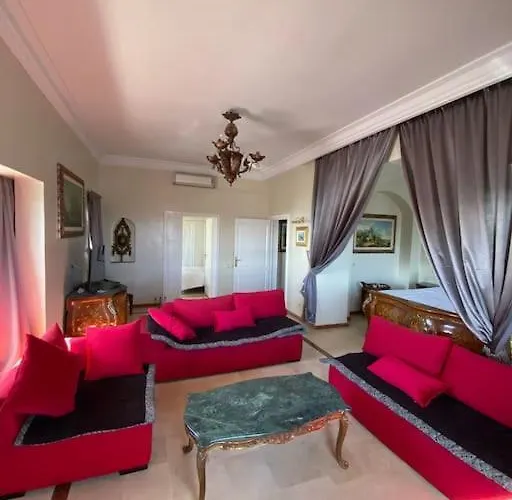 Imperial Holiday Apartment With Jacuzzi