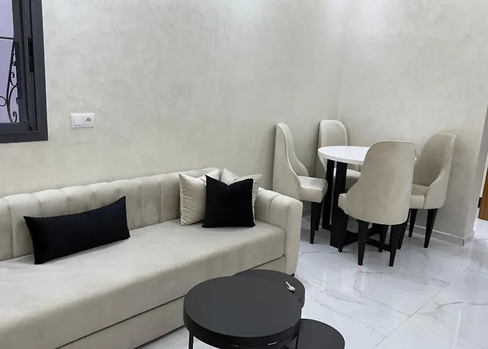 Luxury Renovated Apartment