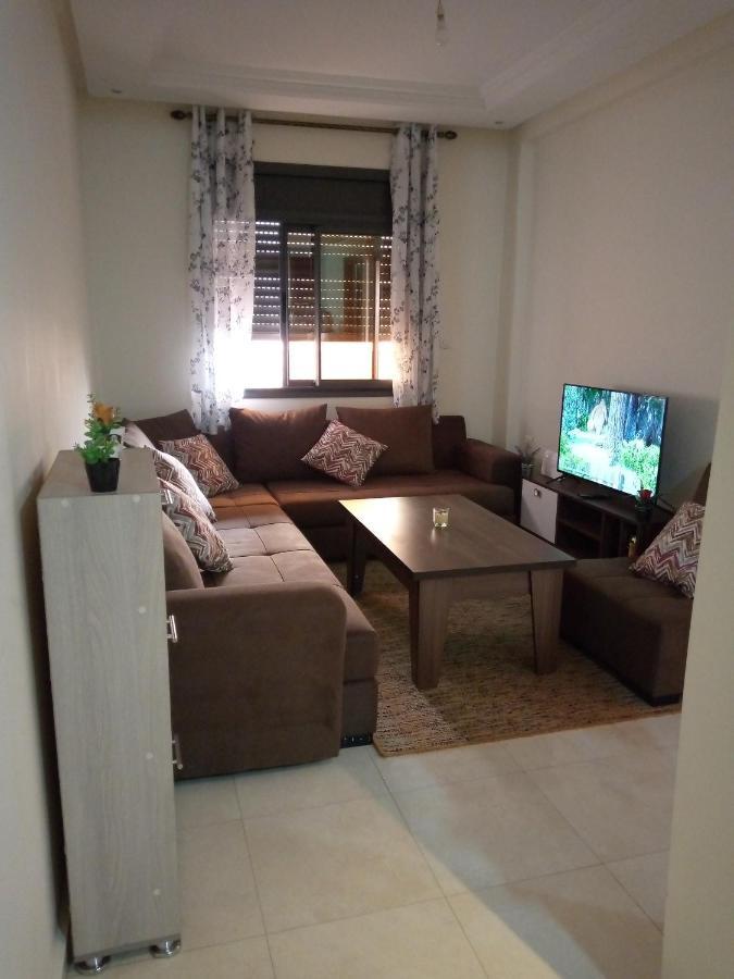 Charment Studio Avec Parking Sous Sole Gratuit Apartment *