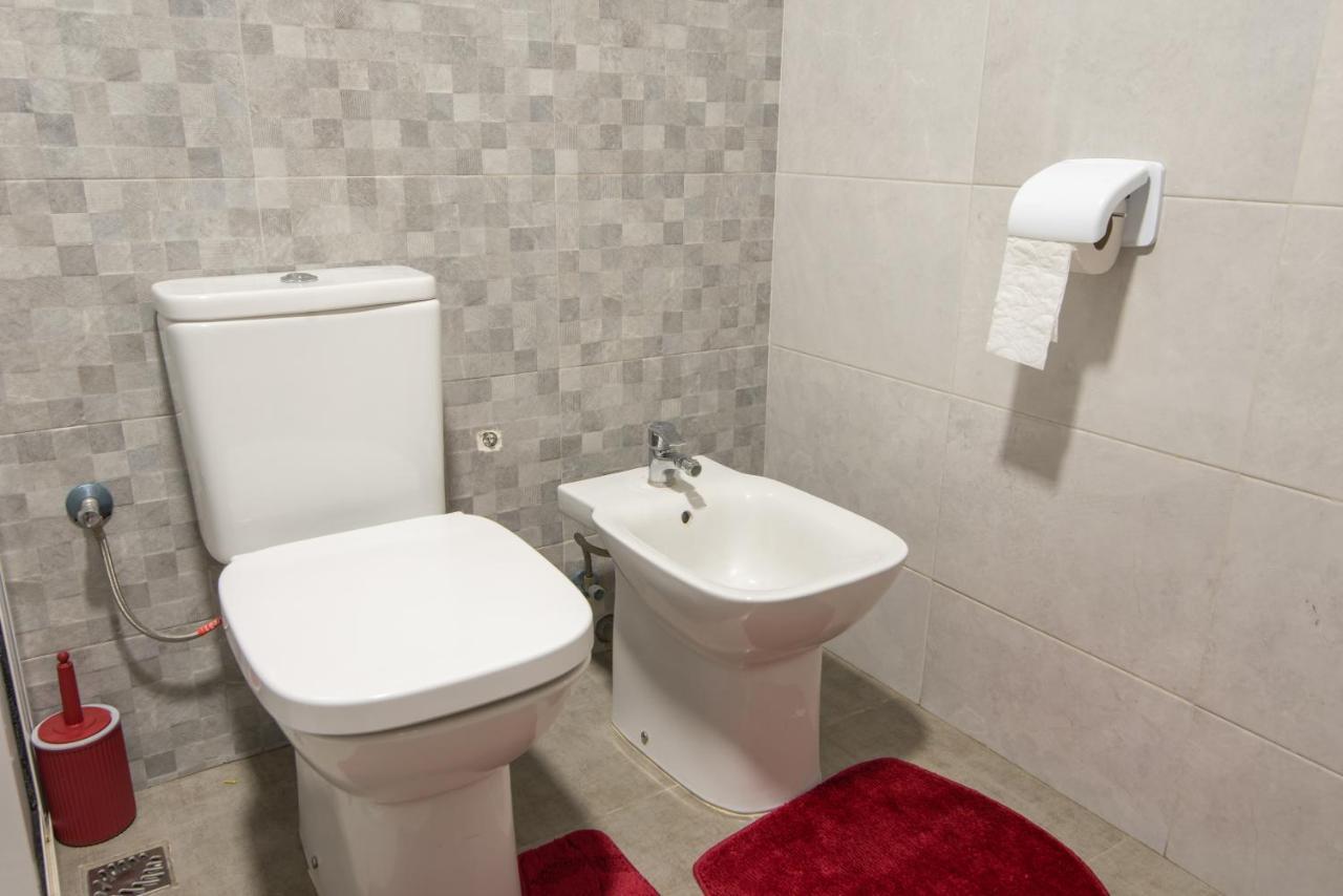 Adam's Apartments: Beach-near Downtown With Fiber Optic Wi-fi *