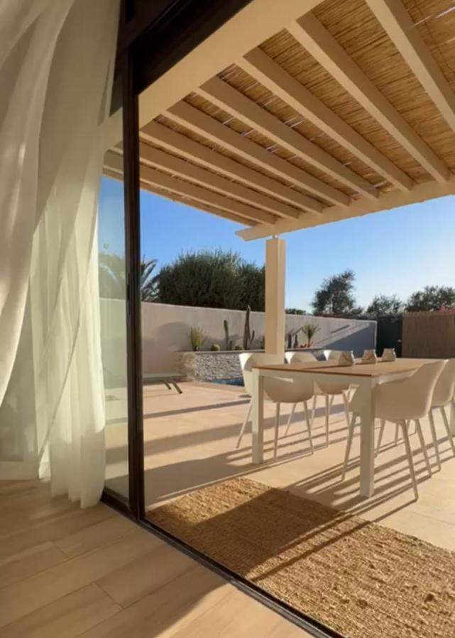 Nawal Et Sa Piscine Chauffee Sans Vis-a-vis Villa