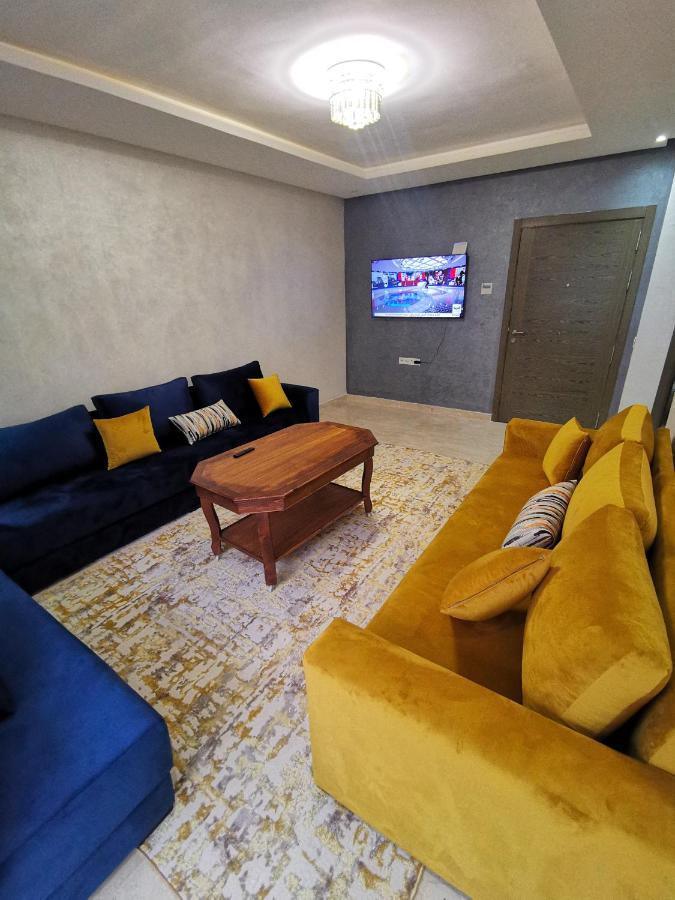 Apartment Bay *