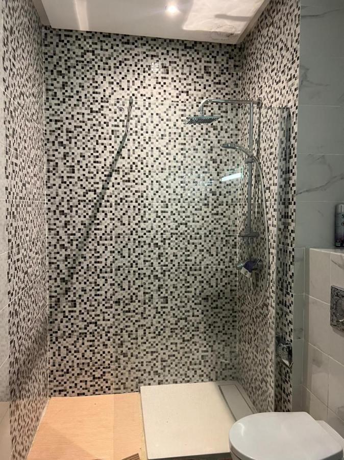 Luxury Spacious With Pool Apartment