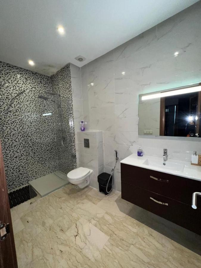 Luxury Spacious With Pool Apartment *