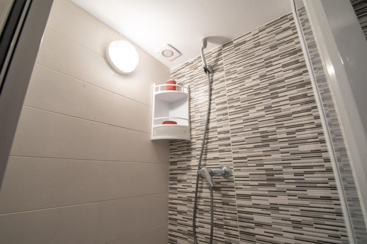 Adam's Apartments: Beach-near Downtown With Fiber Optic Wi-fi Apartment *