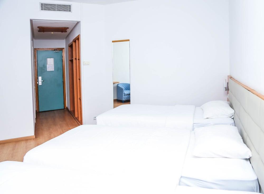Hotel Ibis 3*