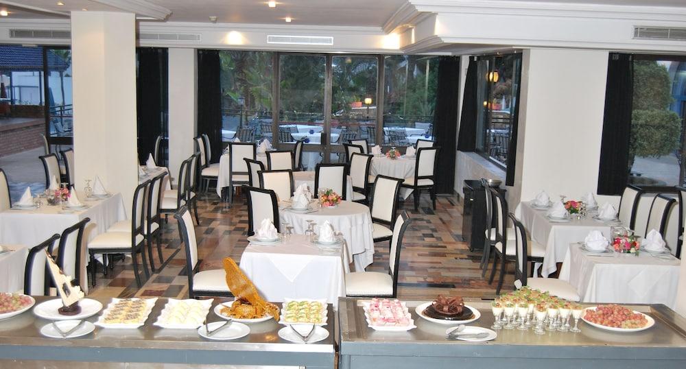 Mogador Al Madina Hotel