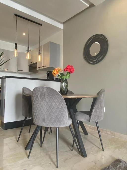 Apartment De Luxe ,piscine,parking,terrasse *
