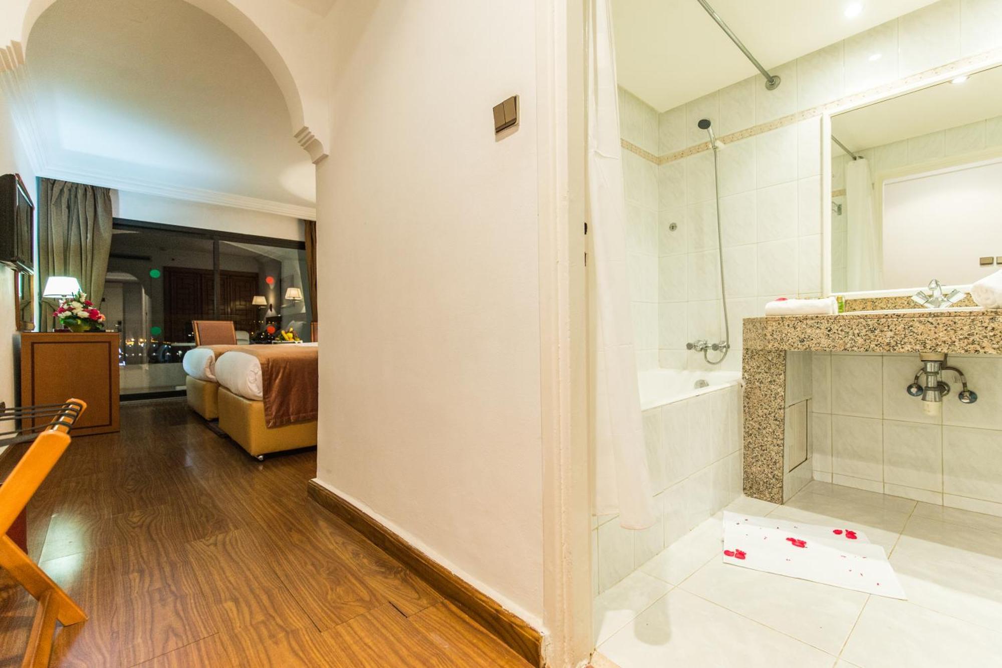 Hotel Royal Mirage 4*