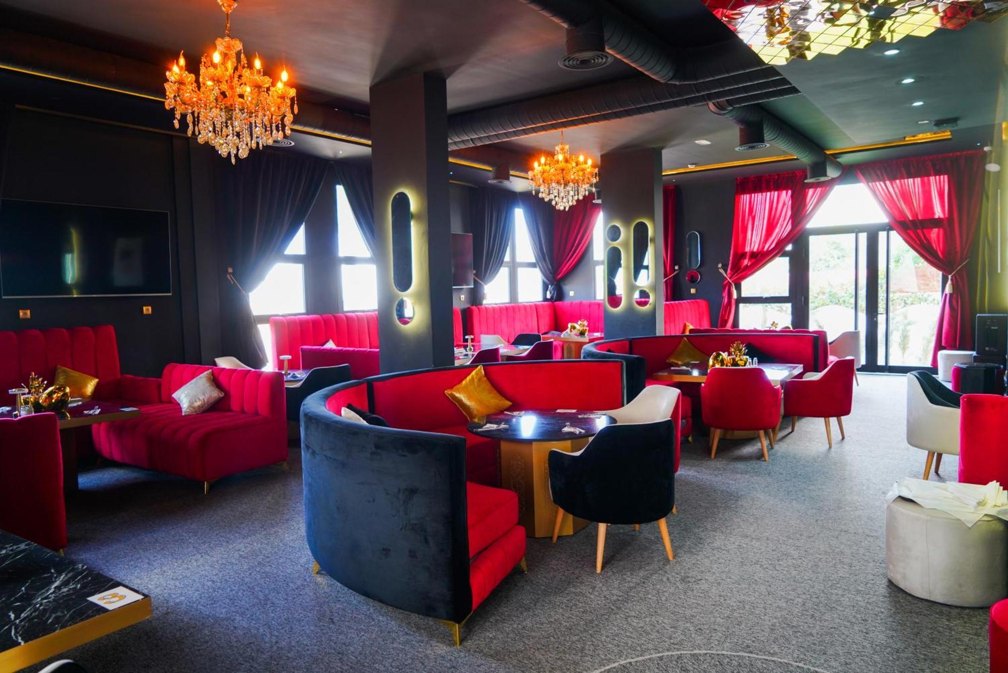 Great & Penthouse Apartment