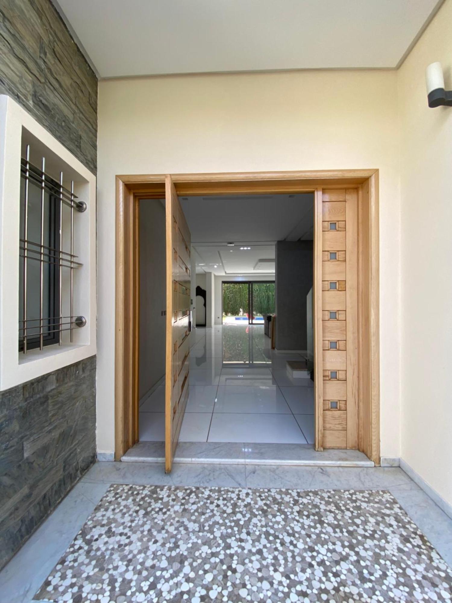 Luxurious With 5 Bedrooms In Villa *