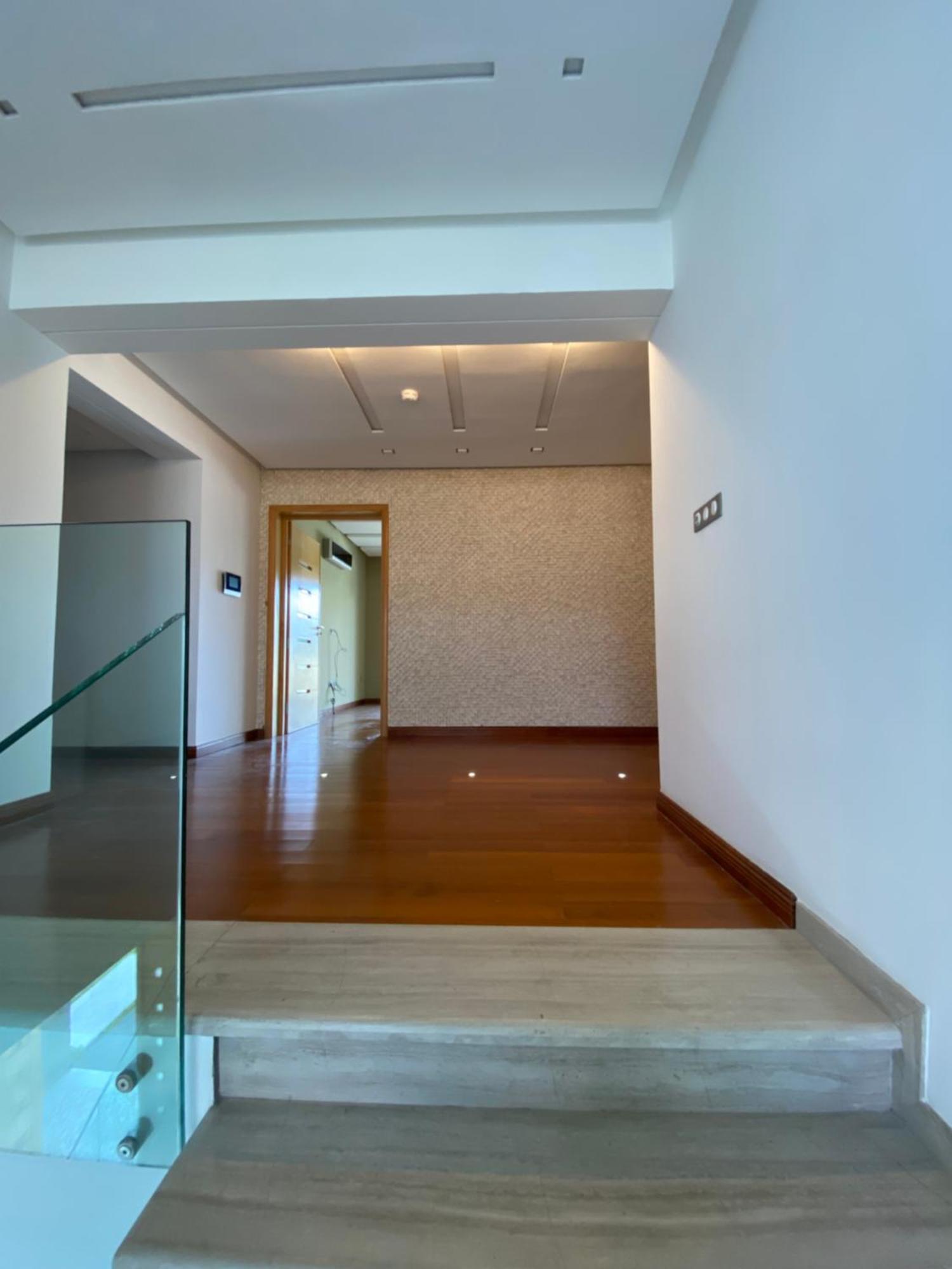 Villa Luxurious With 5 Bedrooms In