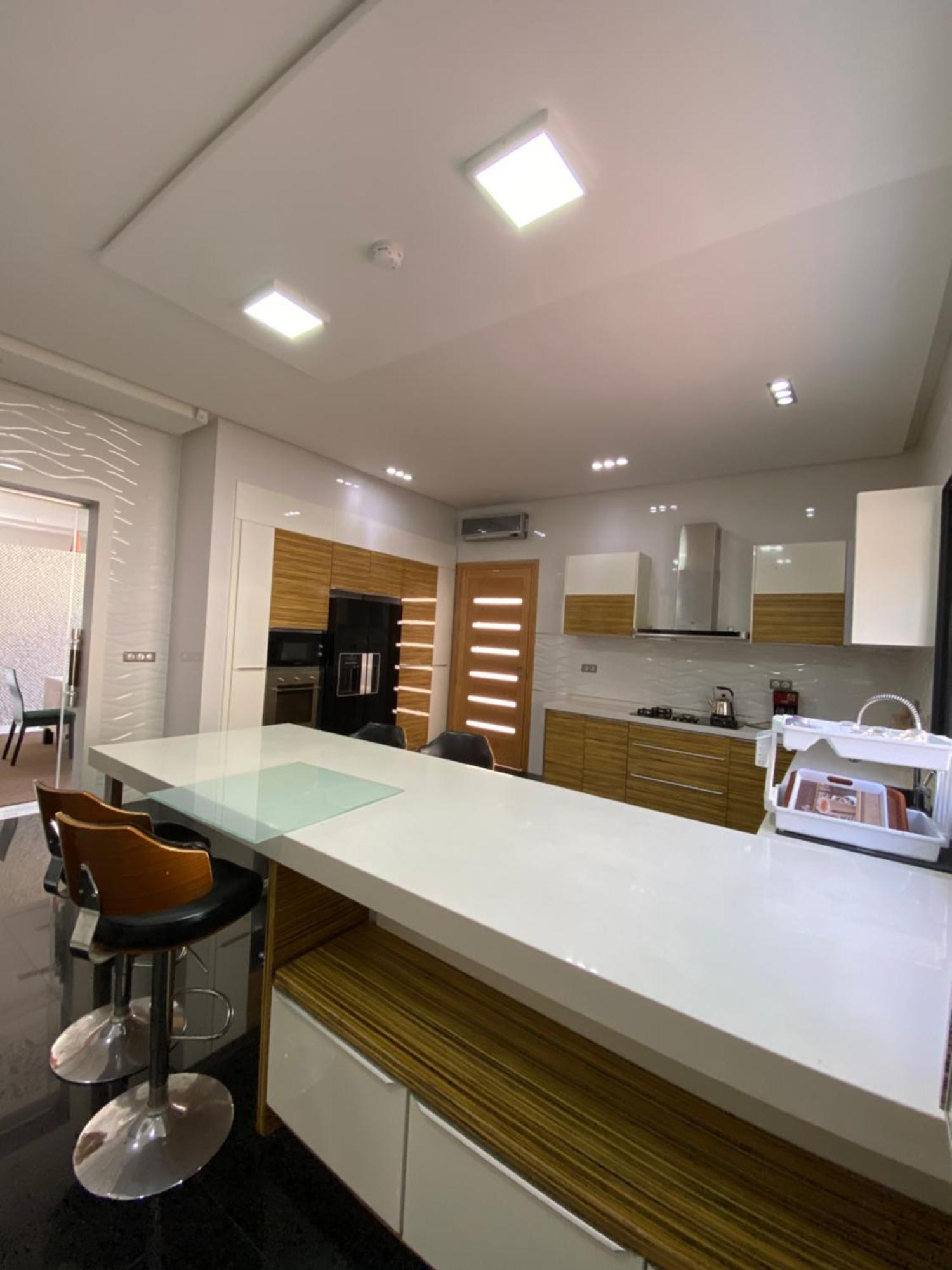 Luxurious With 5 Bedrooms In Villa *