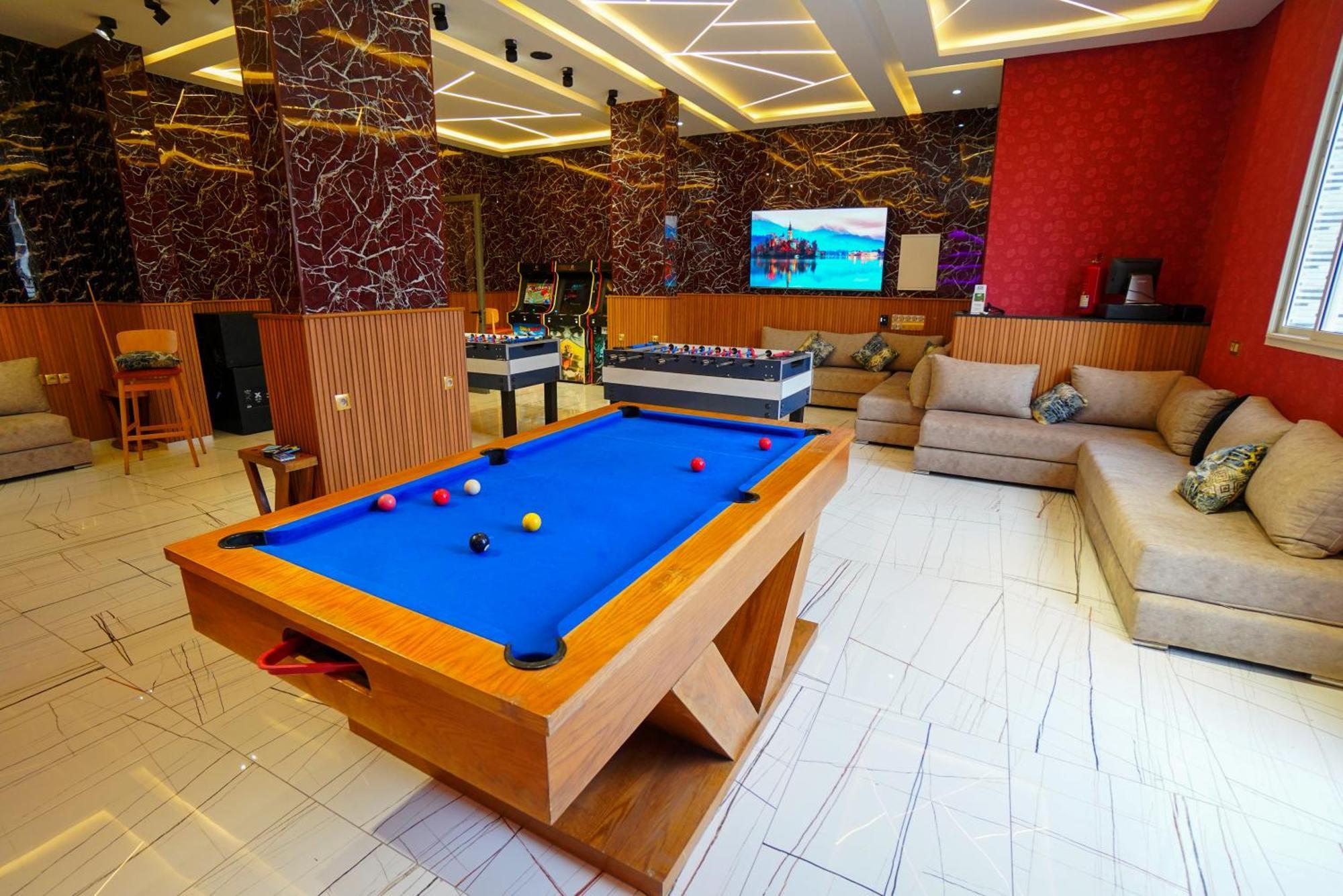Great & Penthouse Apartment