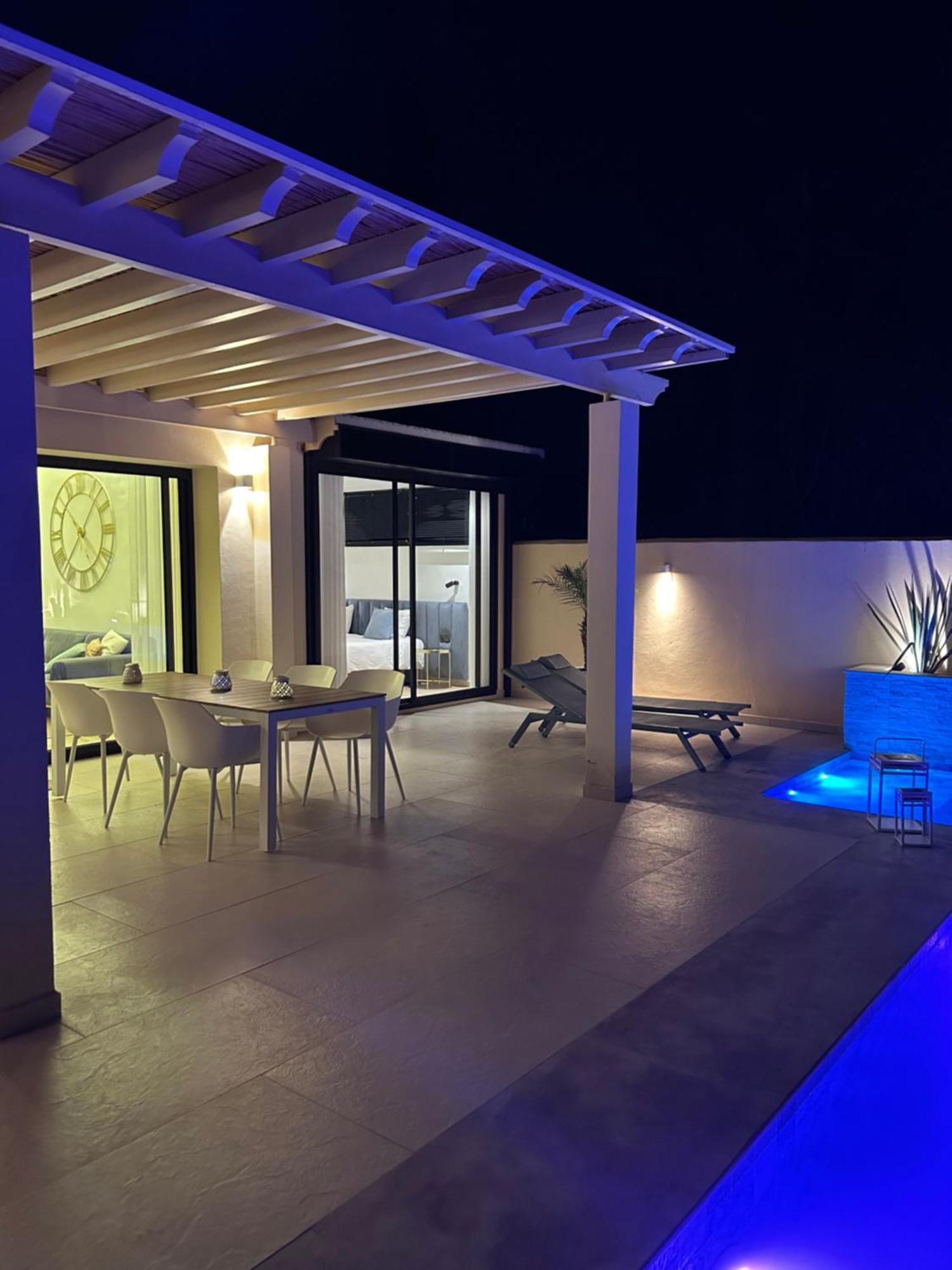 Nawal Et Sa Piscine Chauffee Sans Vis-a-vis Villa Agadir