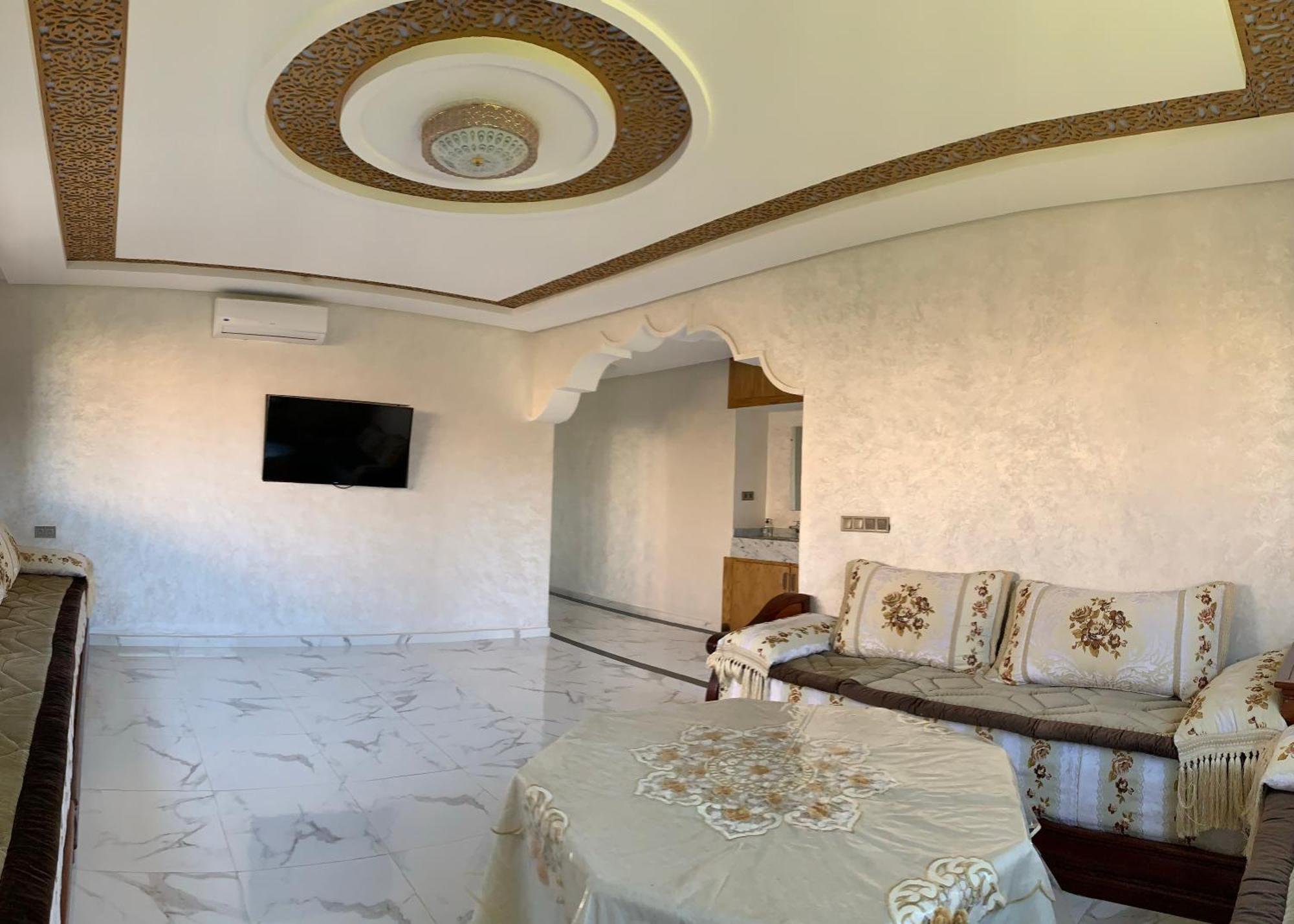 Avec Piscine A Golf Villa *