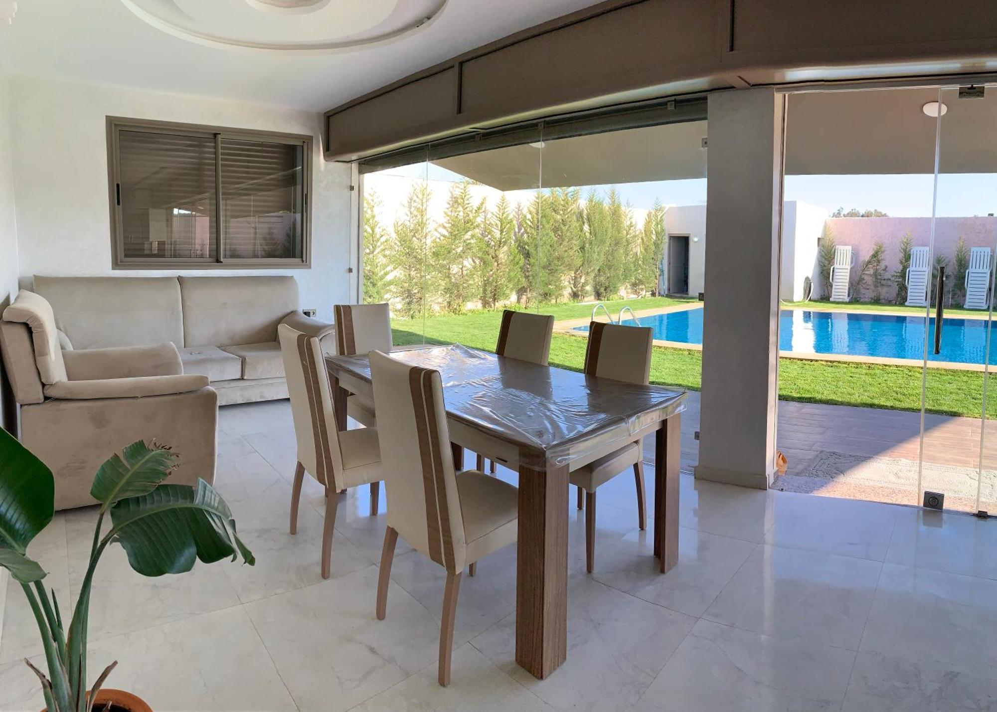 Avec Piscine A Golf Villa *