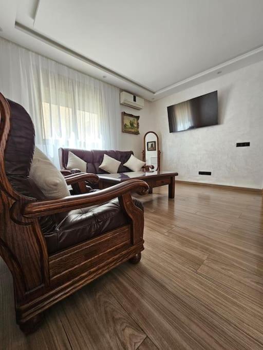 Luxurious 2 Bedroom Rustic *