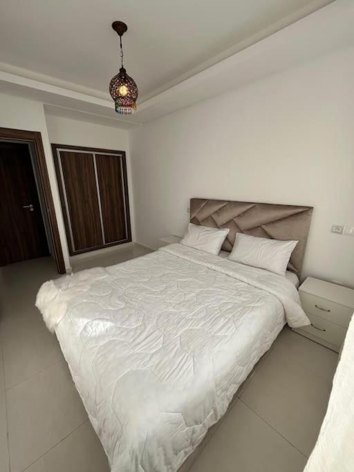 Anza, Apartment