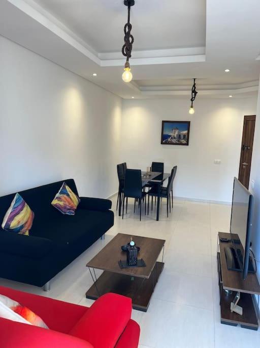 Anza, Apartment