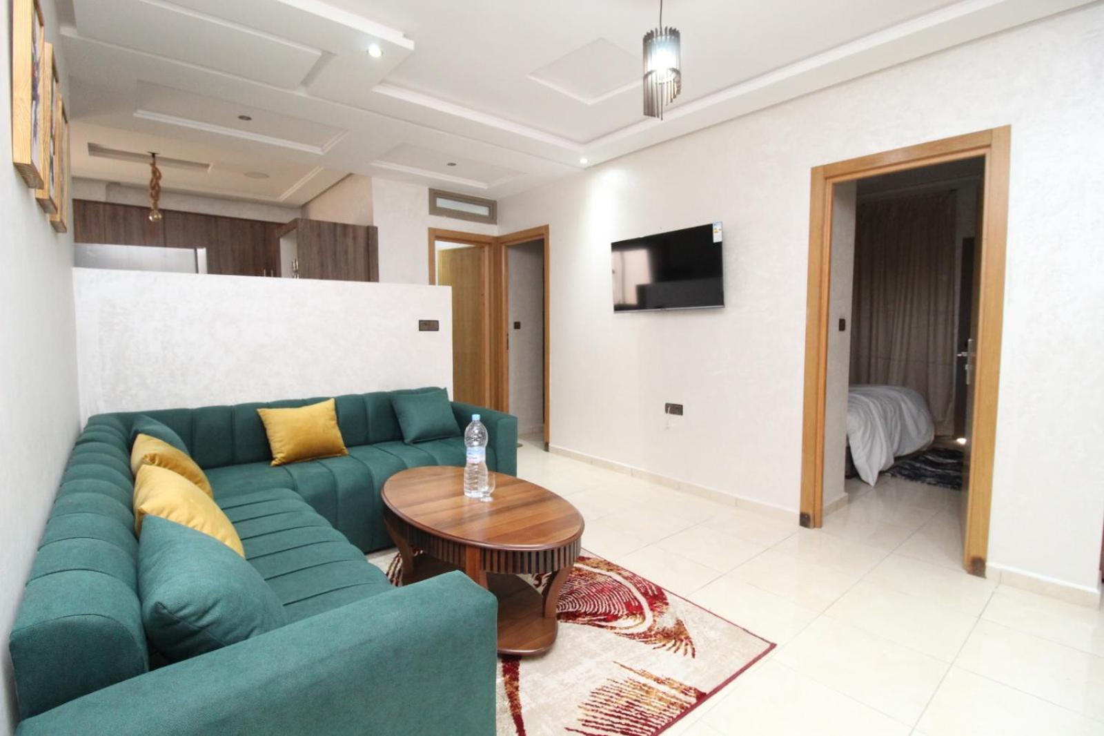Resident Adam * Agadir