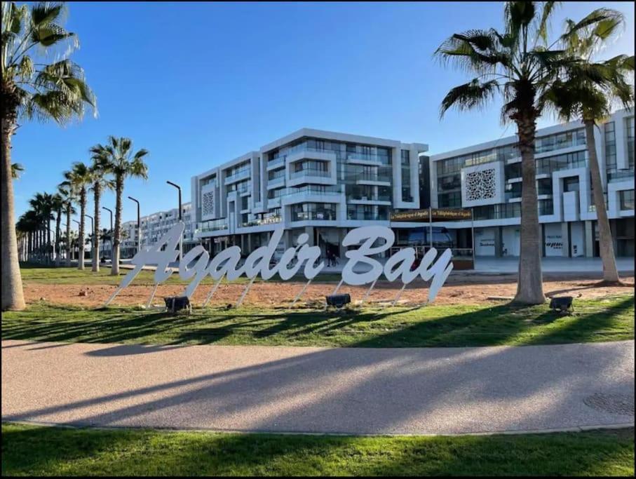 2 Bedrooms For Rent In Founty *