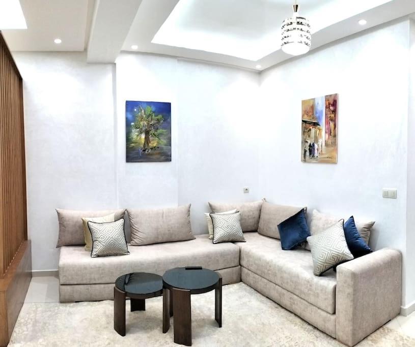 2 Bedrooms For Rent In Founty Appartement