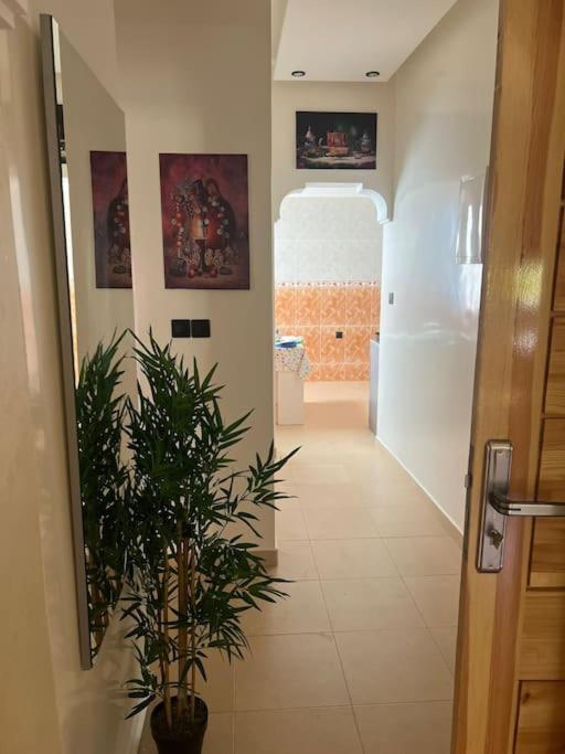 F2 Apartment *