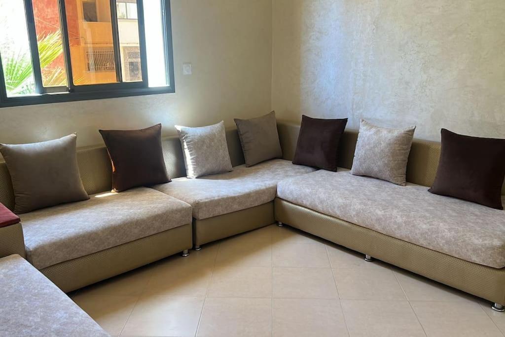 F2 Apartment *
