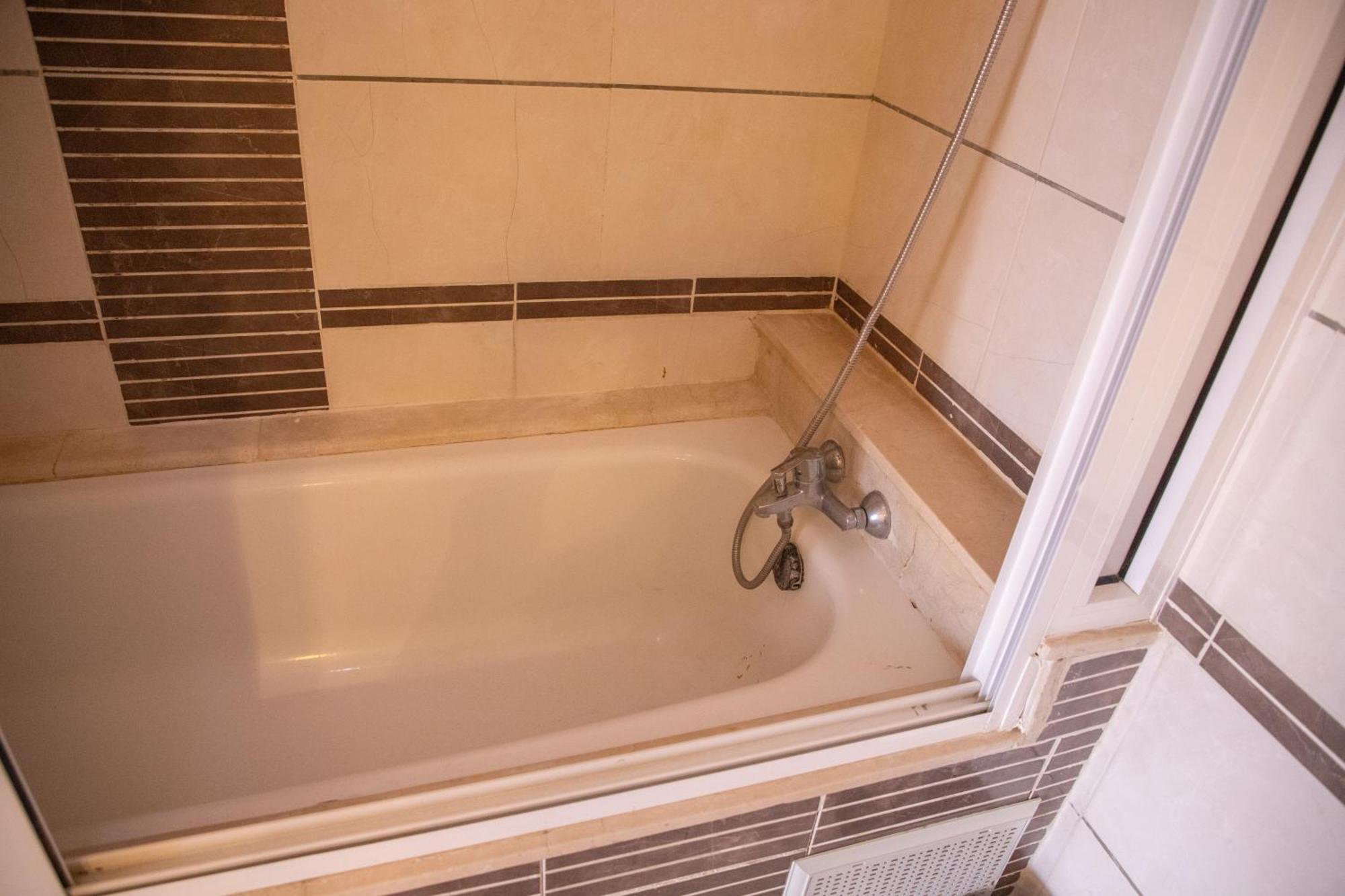 Peaceful In Hay Al Mohammad, Apartment *