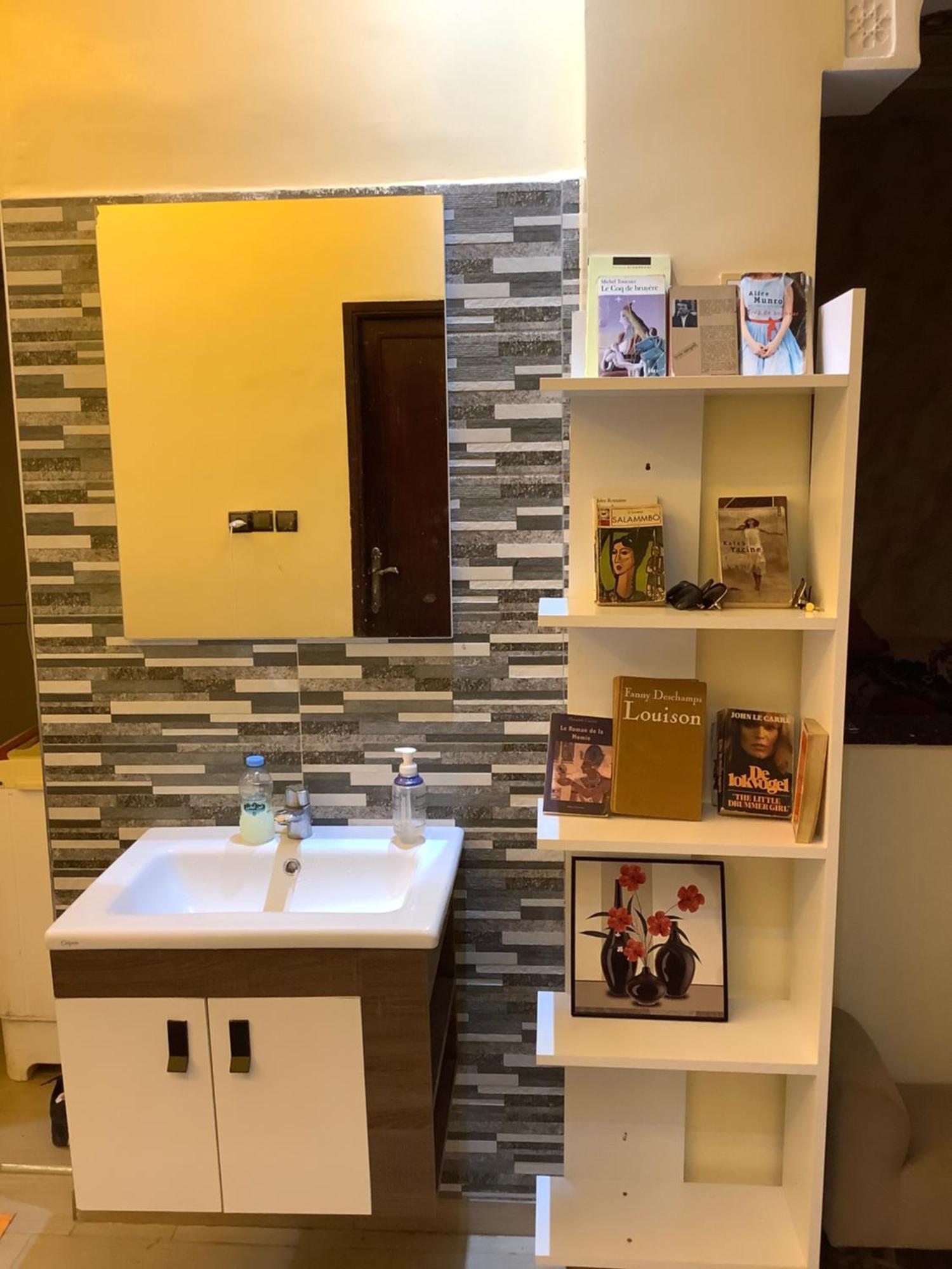 Un De Luxe, De Litterature Sur Apartment