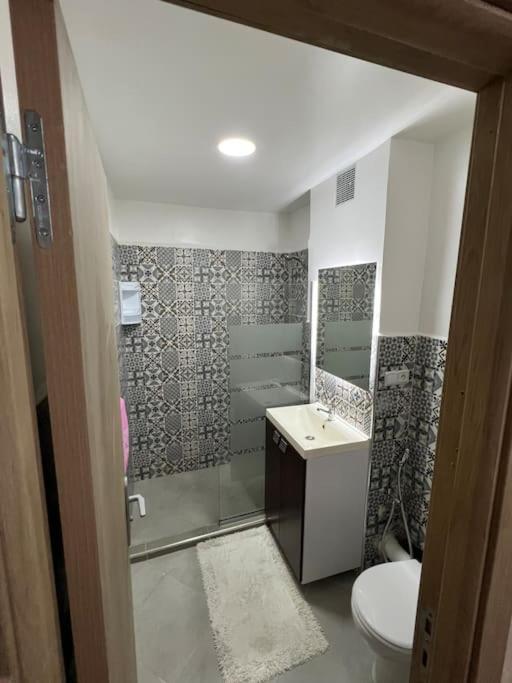 Apartment Lux And Cozy Close To