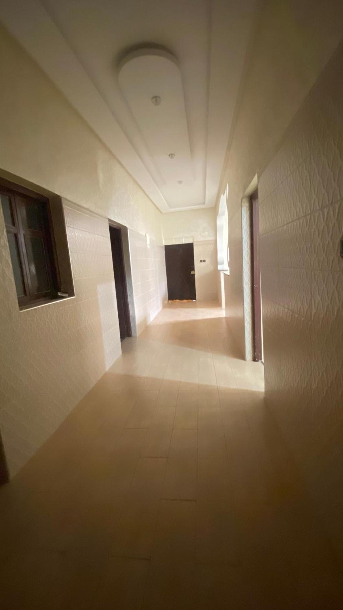 Est Apartment *