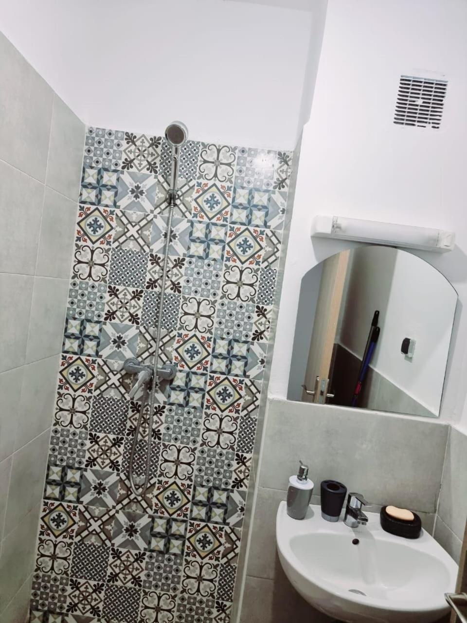 2 Min De La Apartment