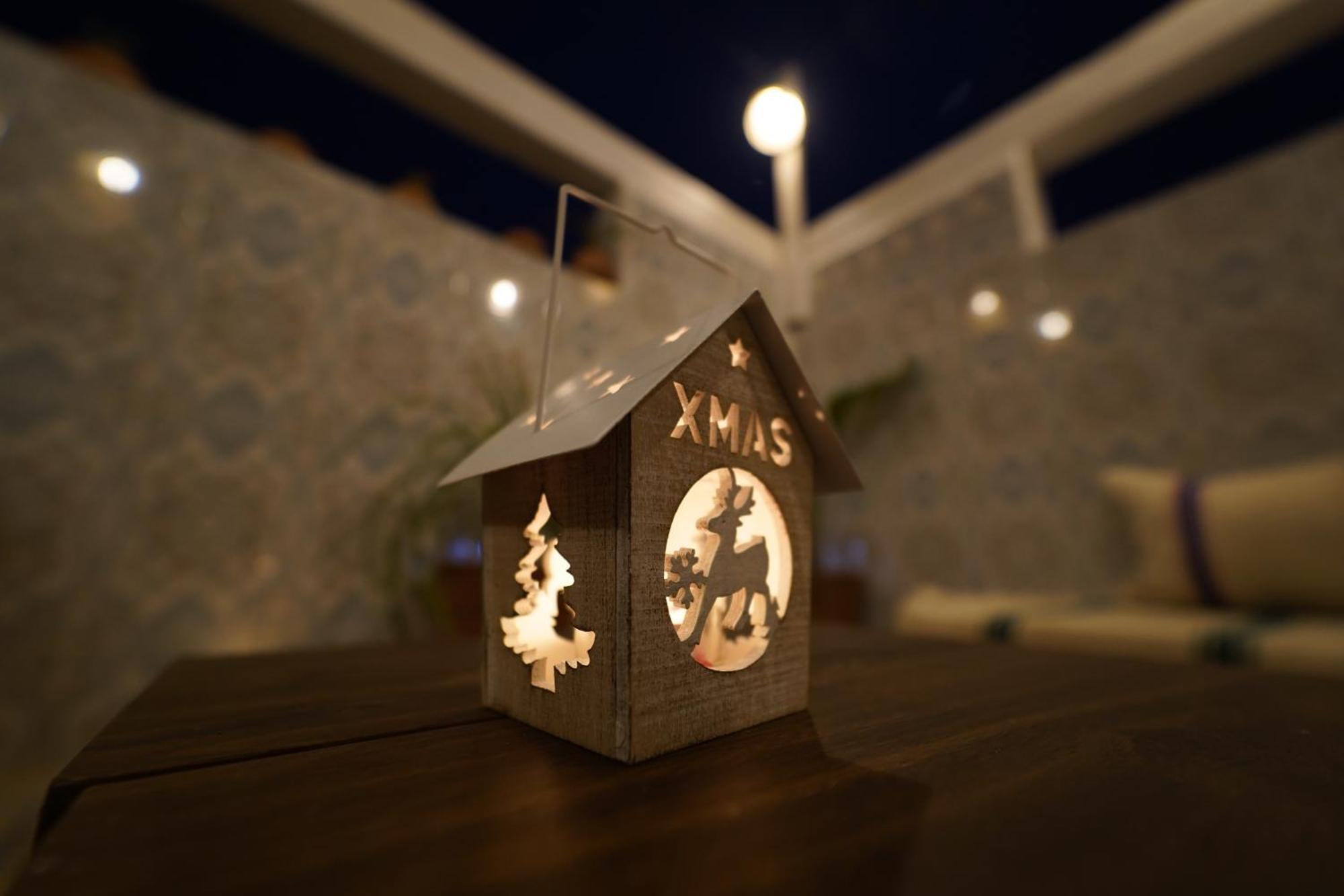 Anza Sets House *