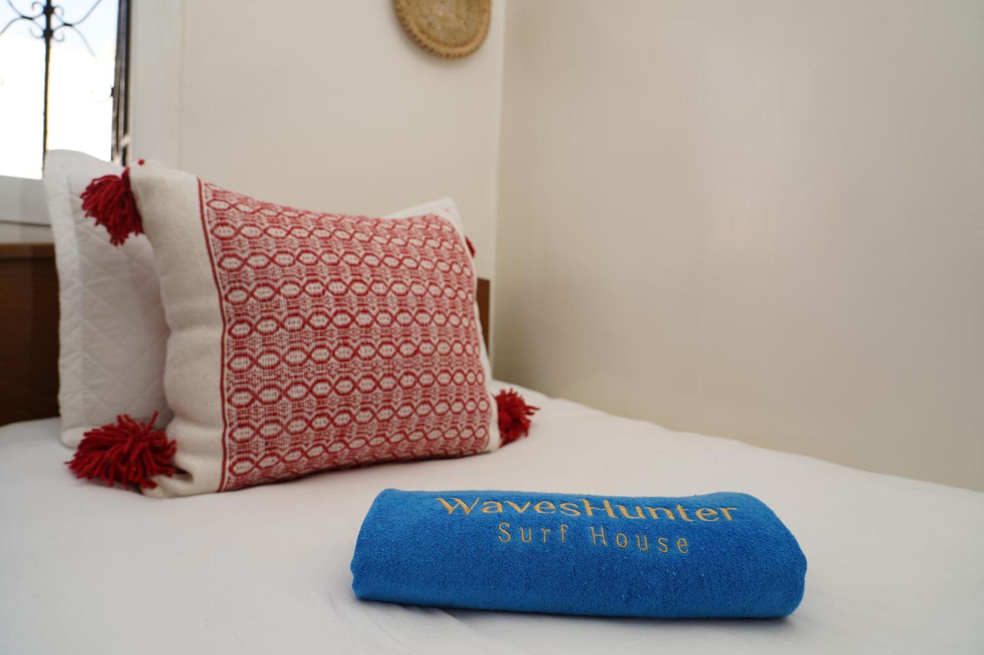 Waves Hunter Surf House Bed & Breakfast Agadir