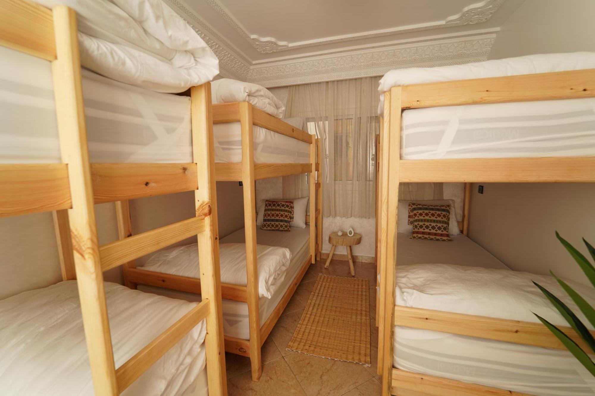 Bed & Breakfast Waves Hunter Surf House *