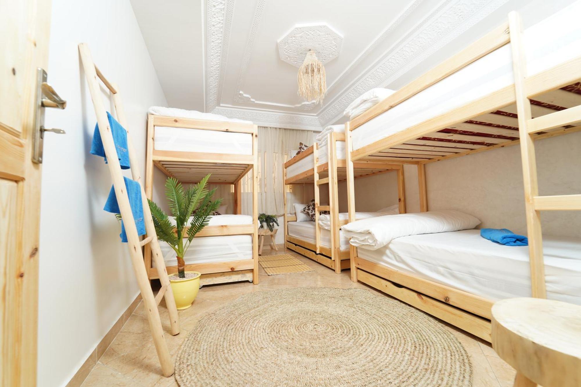 Waves Hunter Surf House Bed & Breakfast Agadir