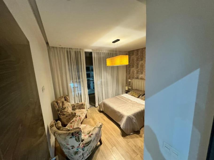 Hamza Apparemment Apartment *