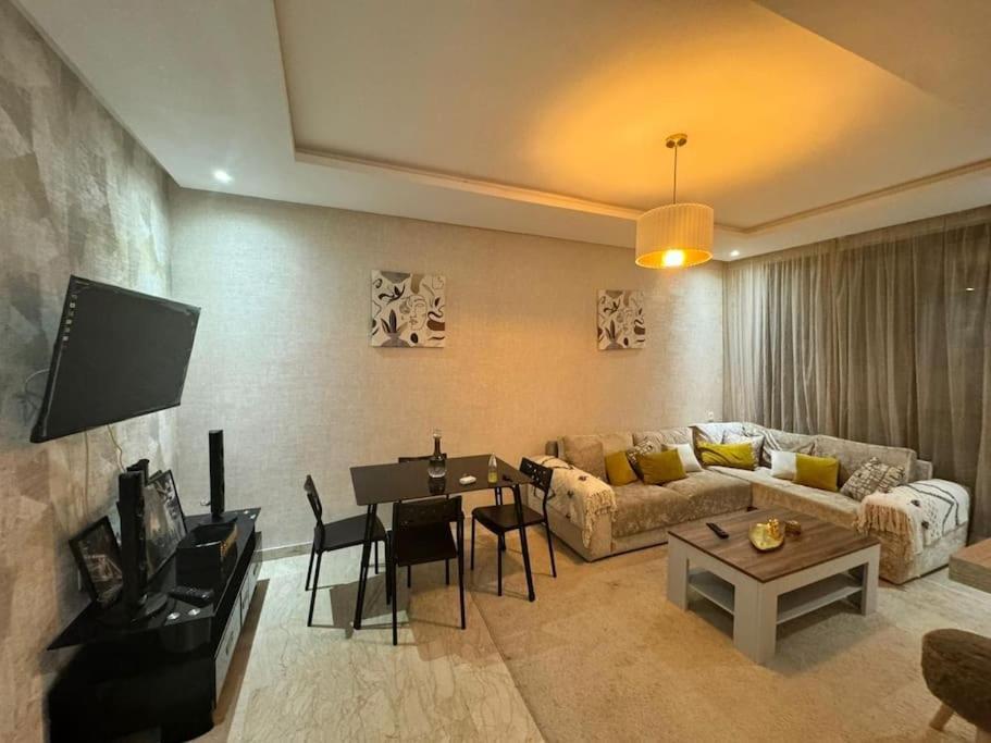 Hamza Apparemment Apartment