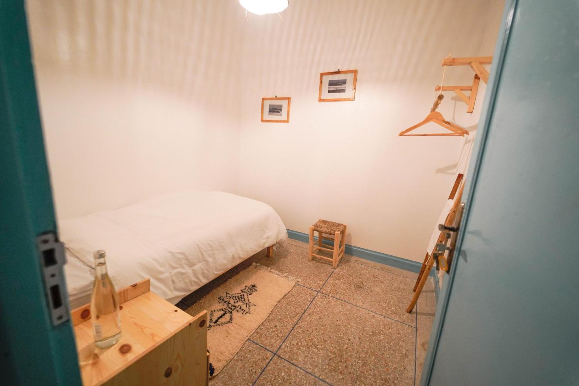 Hostel Anza Sets House